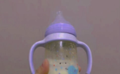 奶瓶多久时间更换一次才合适?这些误区宝妈最好别踩,要慎重