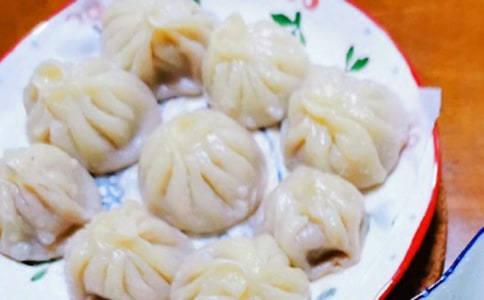 梦见吃小笼包