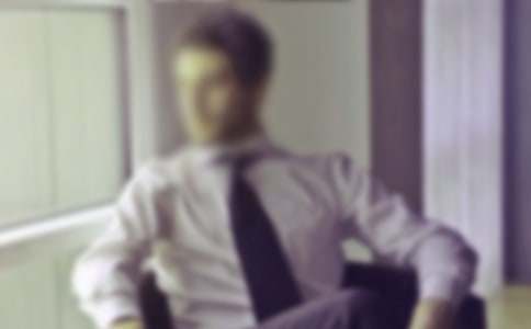 梦见被男人抱着