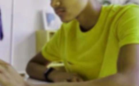 �Ӳʳ�����������Ů׼��