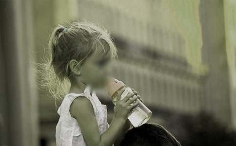 女儿与爸爸关系太亲近好吗